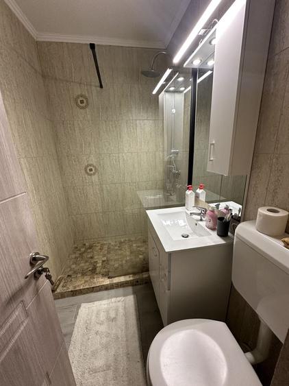 Apartament cu 2 camere decomandat în Baba Novac