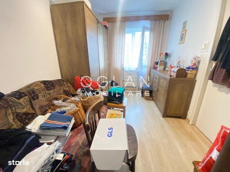 Apartament cu 3 camere în Vasile Aaron
