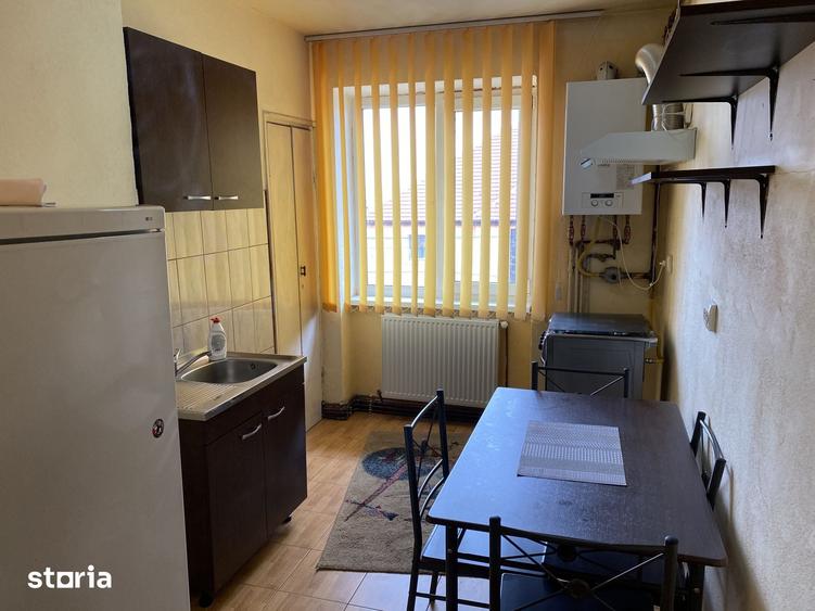 Apartament cu 2 camere semidecomandat în Trei Stejari