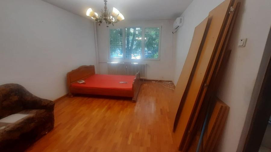 Garsonieră decomandată în Drumul Taberei