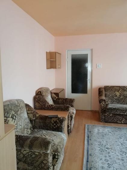 Apartament cu 2 camere semidecomandat în Rogerius