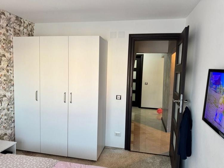 Apartament cu 3 camere decomandat în Dorobanți
