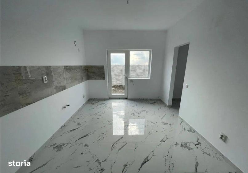 Casă cu 3 camere cu Teren 250 Mp în Central