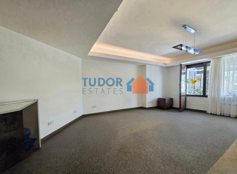 Apartament cu 3 camere decomandat în Șoseaua Nordului