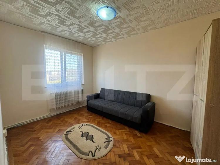 Apartament cu 3 camere semidecomandat în Central