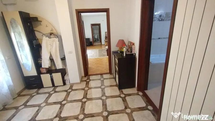 Casă cu 5 camere cu Teren 270 Mp în Tomis Mall