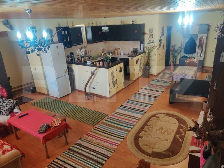 Apartament cu 3 camere decomandat, mobilat în Codlea