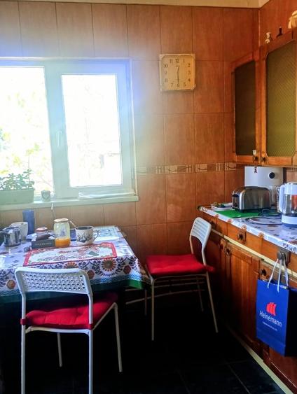 Casă cu 3 camere cu Teren 390 Mp în Jiului