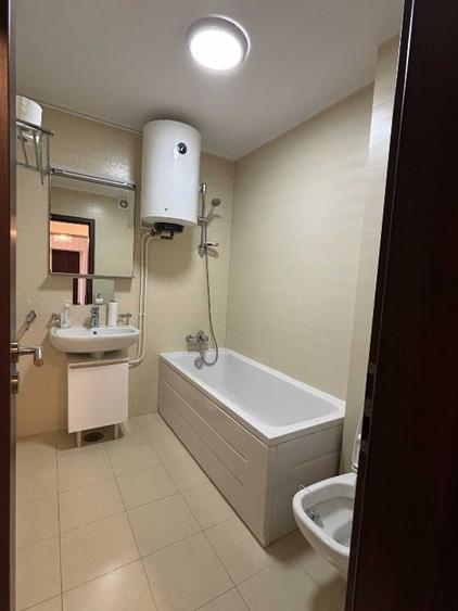 Apartament cu 3 camere decomandat în Libertății