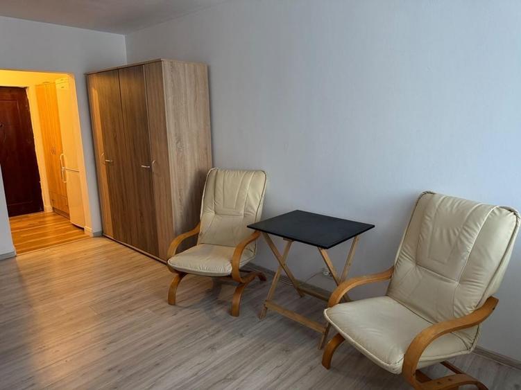 Garsonieră în Brazda lui Novac