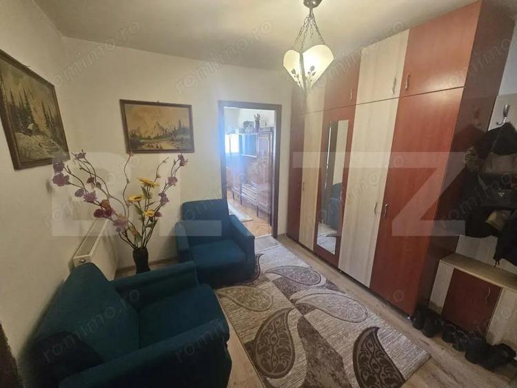 Apartament cu 4 camere semidecomandat în Central