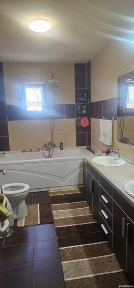Casă cu 6 camere în Săcălaz