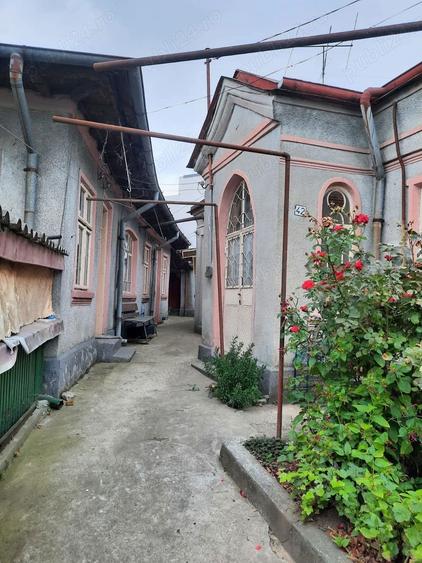 Casă cu 4 camere în Poștei - Bucov