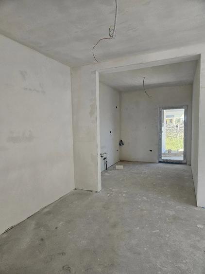Casă cu 3 camere cu Teren 585 Mp în Moșnița Nouă