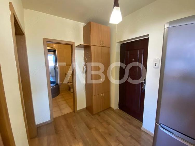 Apartament cu 2 camere decomandat în Lupeni