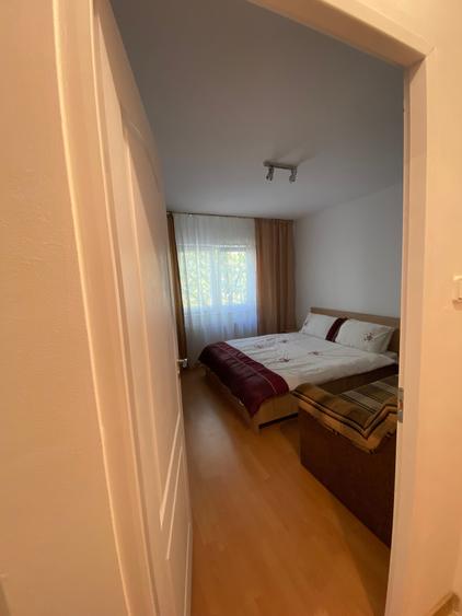 Apartament cu 4 camere decomandat în Rogerius