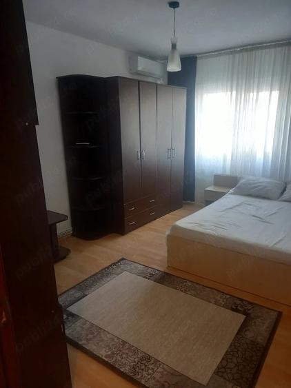 Garsonieră decomandată în Central
