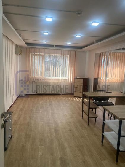 Birou, de 20 mp, în Dristor