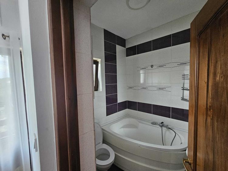 Casă cu 3 camere cu Teren 100 Mp în Hlincea