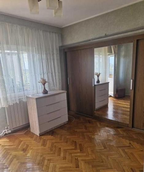 Apartament cu 4 camere decomandat în ICIL