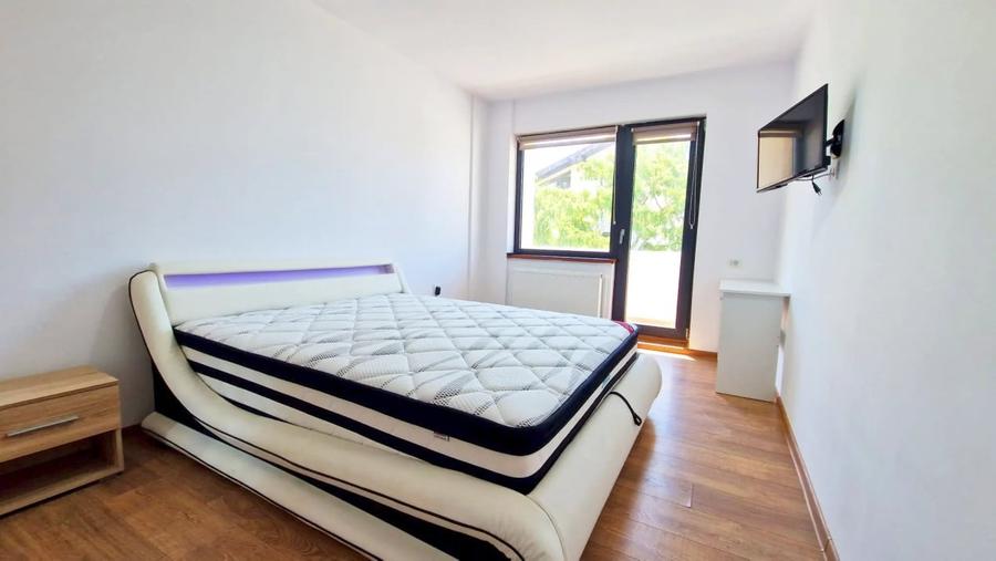 Apartament cu 3 camere decomandat, mobilat în Mamaia-Sat