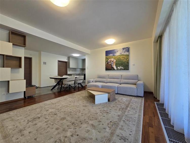 Apartament cu 2 camere semidecomandat, mobilat în Drumul Poienii