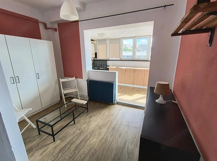 Apartament cu 2 camere semidecomandat în Romană
