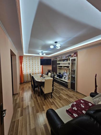 Apartament cu 4 camere în Ampoi 3