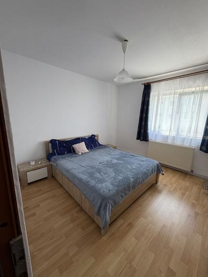 Apartament cu 3 camere decomandat în Bartolomeu