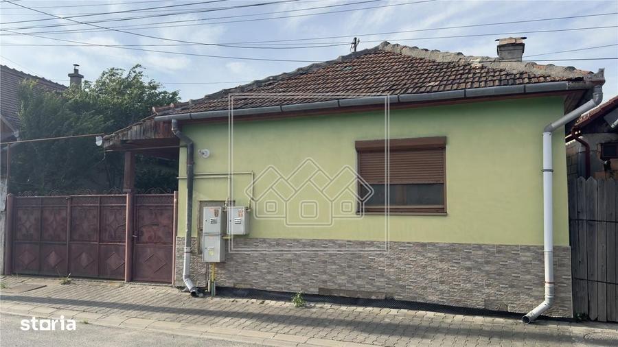 Casă cu 2 camere în Central