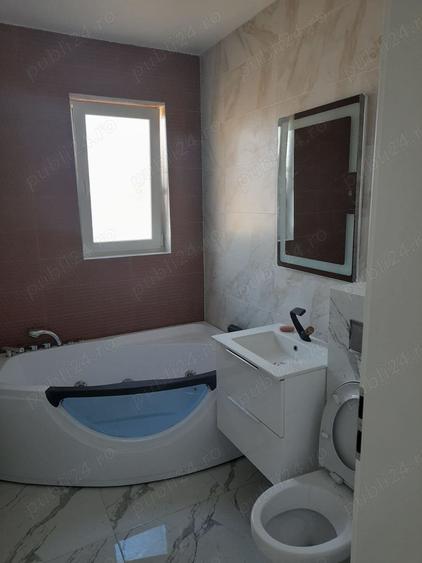 Apartament cu 3 camere decomandat în Florești