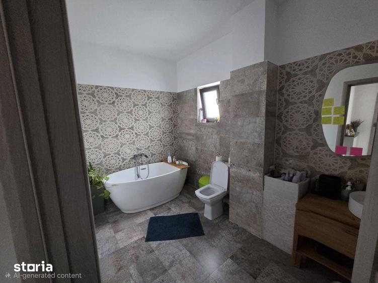 Casă cu 4 camere cu Teren 260 Mp în Central