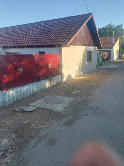 Casă cu 4 camere în Zimandcuz