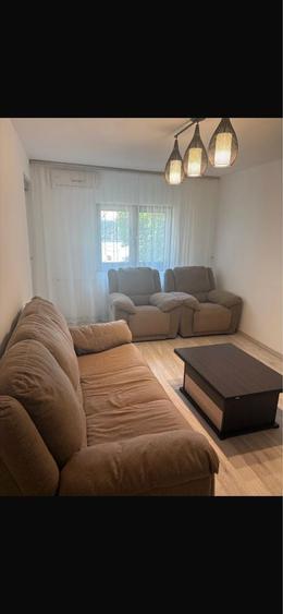 Apartament cu 3 camere în 9 Mai