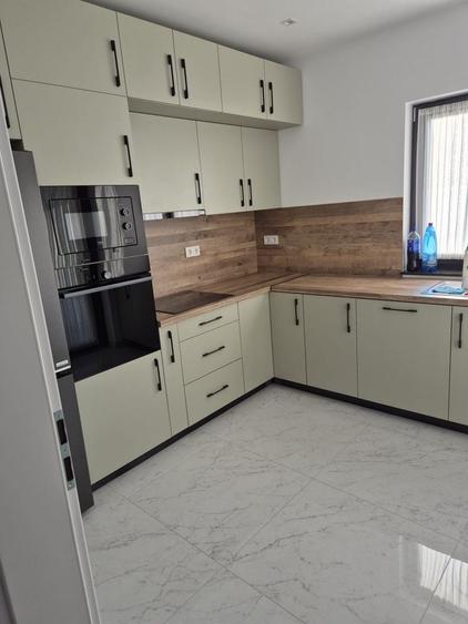 Casă cu 3 camere cu Teren 300 Mp în Mărtinești