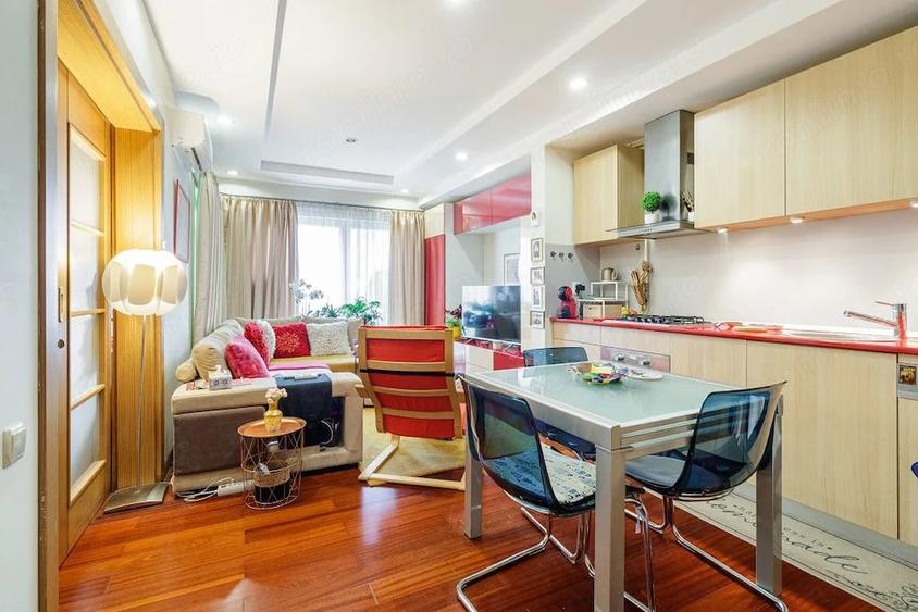 Apartament cu 3 camere semidecomandat în Ștefăneștii de Jos