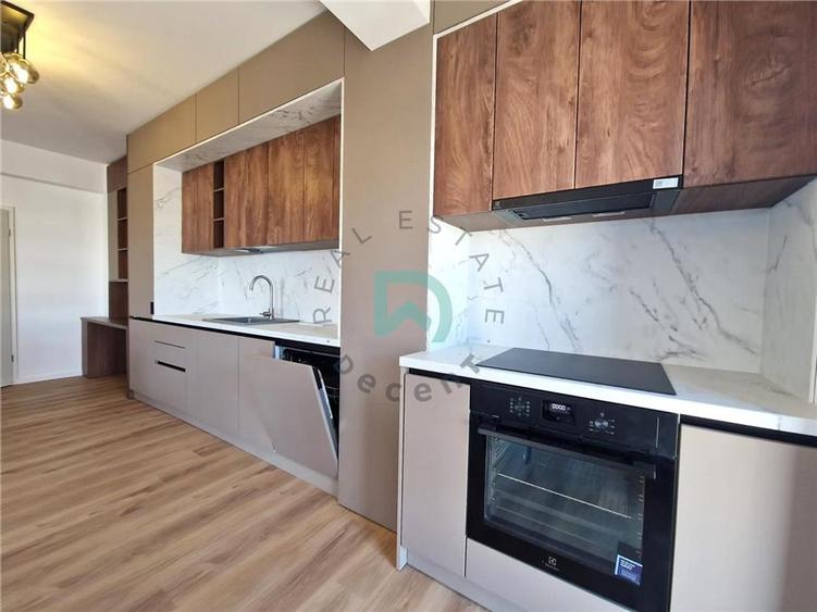 Apartament cu 2 camere decomandat, mobilat în Tractorul