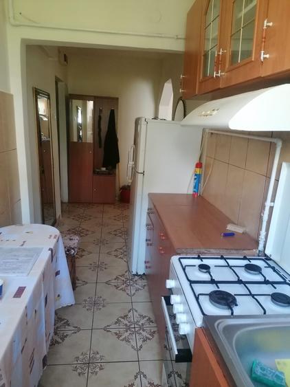 Inchiriez apartament cu doua camere - 1
