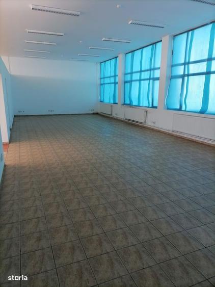 Spațiu comercial, de 465 mp, în Central