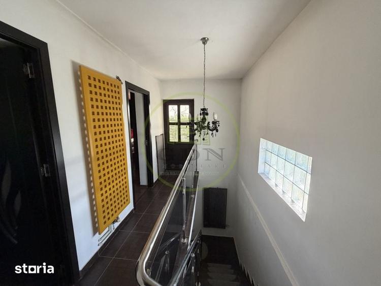 Casă cu 4 camere cu Teren 1250 Mp în Malu Mare