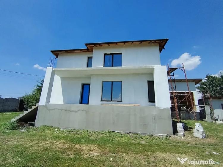 Casă cu 7 camere cu Teren 865 Mp în Bucovăț