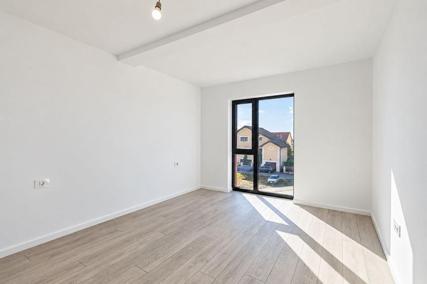 Apartament cu 3 camere semidecomandat în Braytim