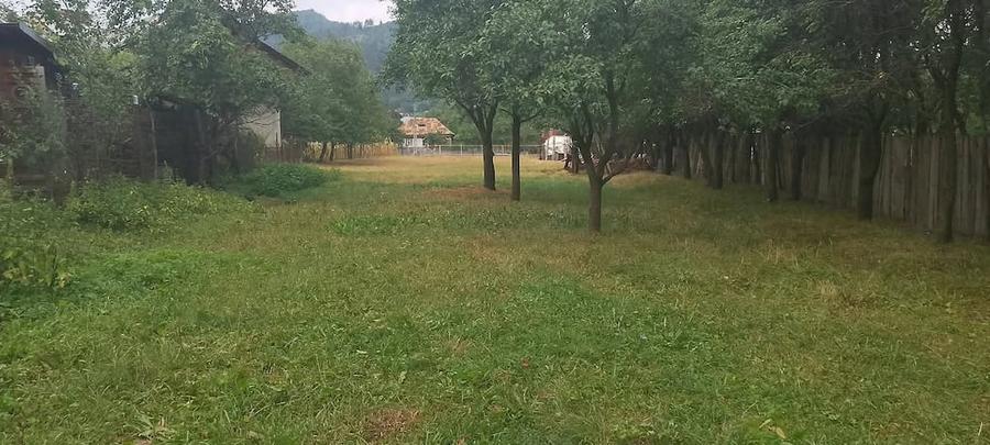 Teren de 8040 mp, în Central