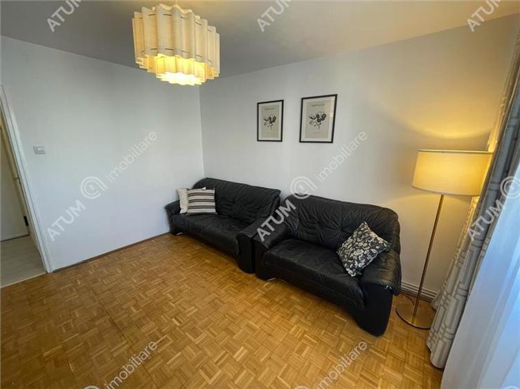 Apartament cu 3 camere decomandat, mobilat în Ștrand