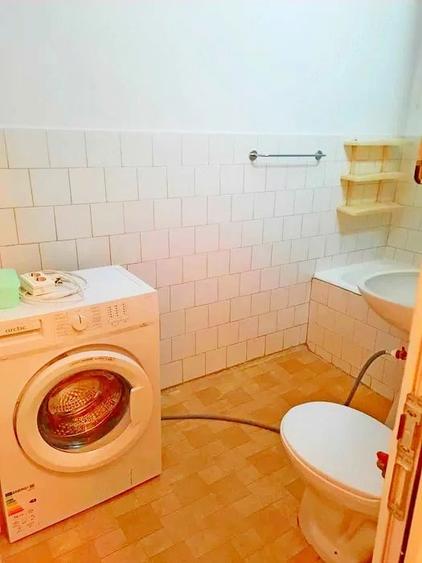 Garsonieră decomandată în Lunei