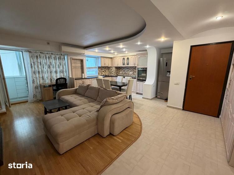 Apartament cu 3 camere decomandat în Gara de Nord