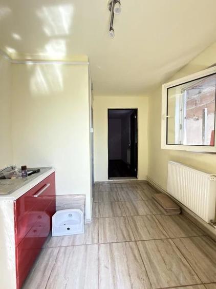 Casă cu 6 camere cu Teren 479 Mp în Ghiroda