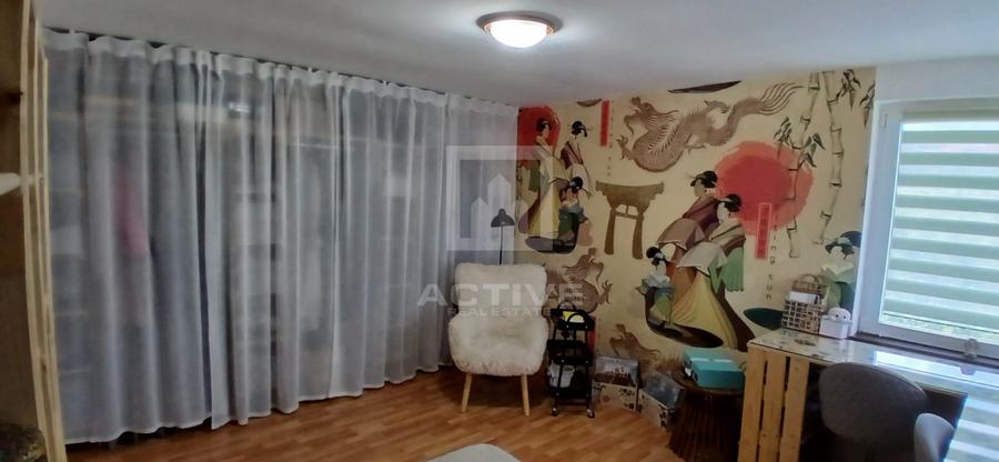 Apartament cu 3 camere semidecomandat, mobilat în Andrei Mureșanu