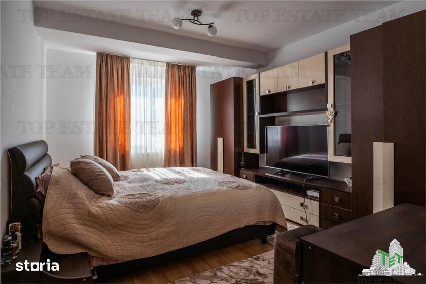 Casă cu 9 camere cu Teren 200 Mp în Titan