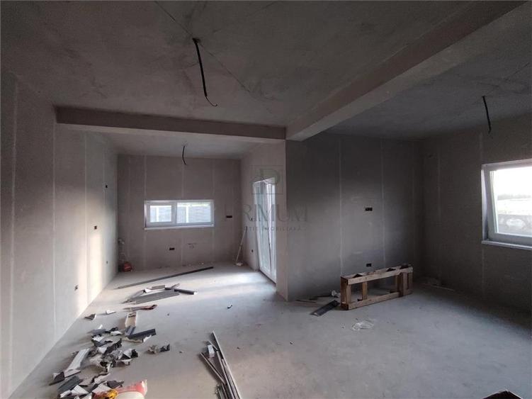 Duplex cu 4 camere cu Canalizare în Moșnița Nouă